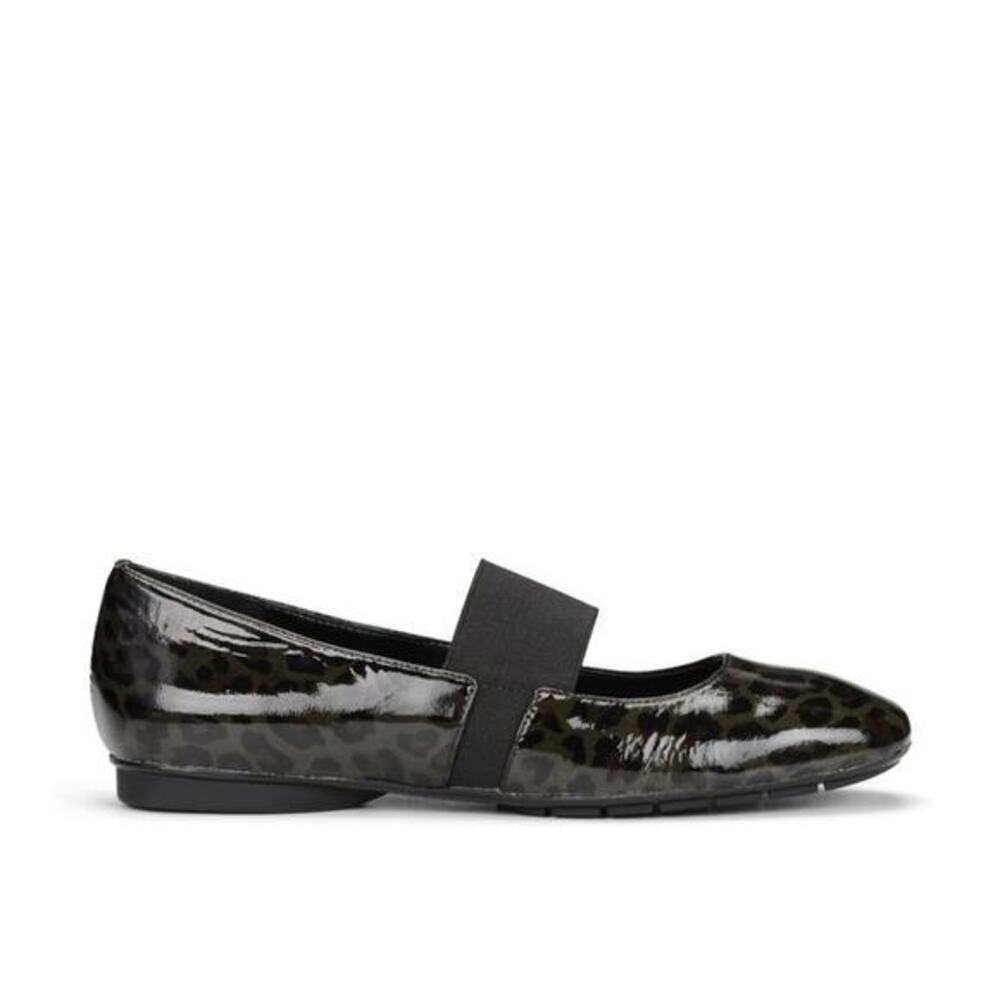Like New Donald J. Pliner Dennis Patent Animal Print  Flats - 6m